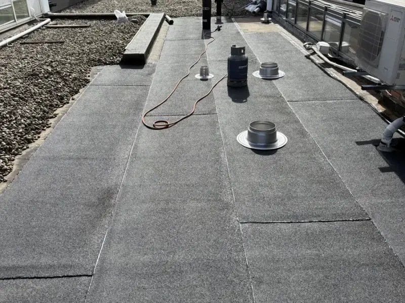 Complete roof renovation of 615 m² in Pijnacker